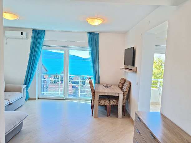 For sale apartment in Tivat with a sea view 